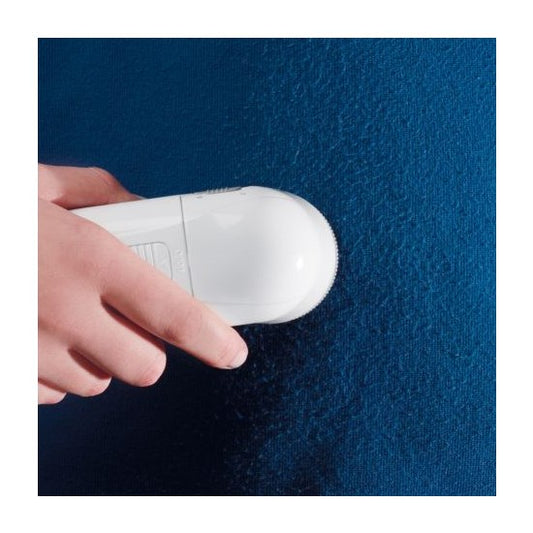 Pluizenverwijderaar wit op batterij